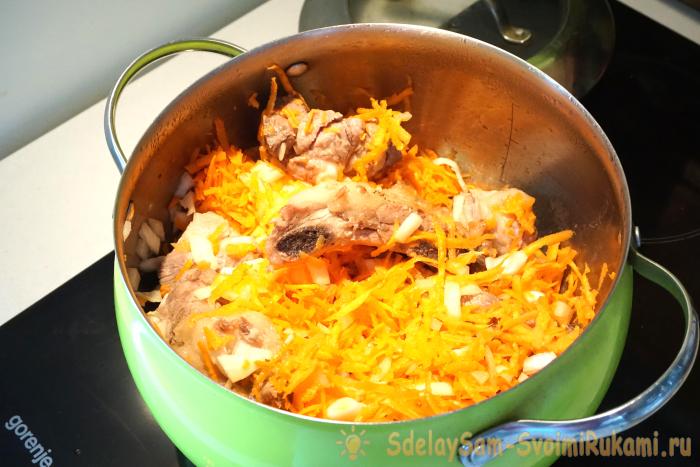 Тушеный картофель со свиными ребрышками Тушеный картофель со свиными ребрышками