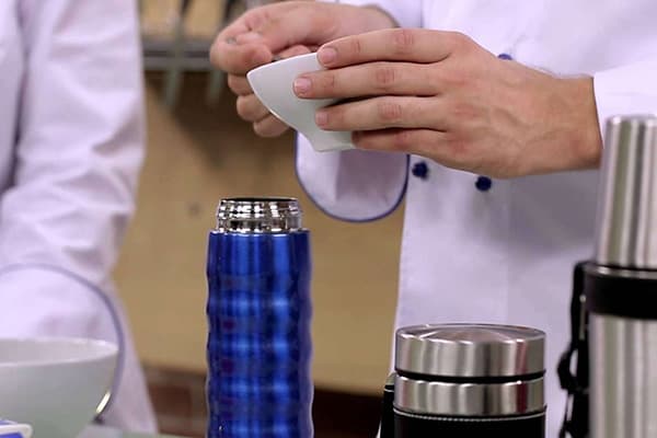 10 способов очистить термос от чайного налета внутри