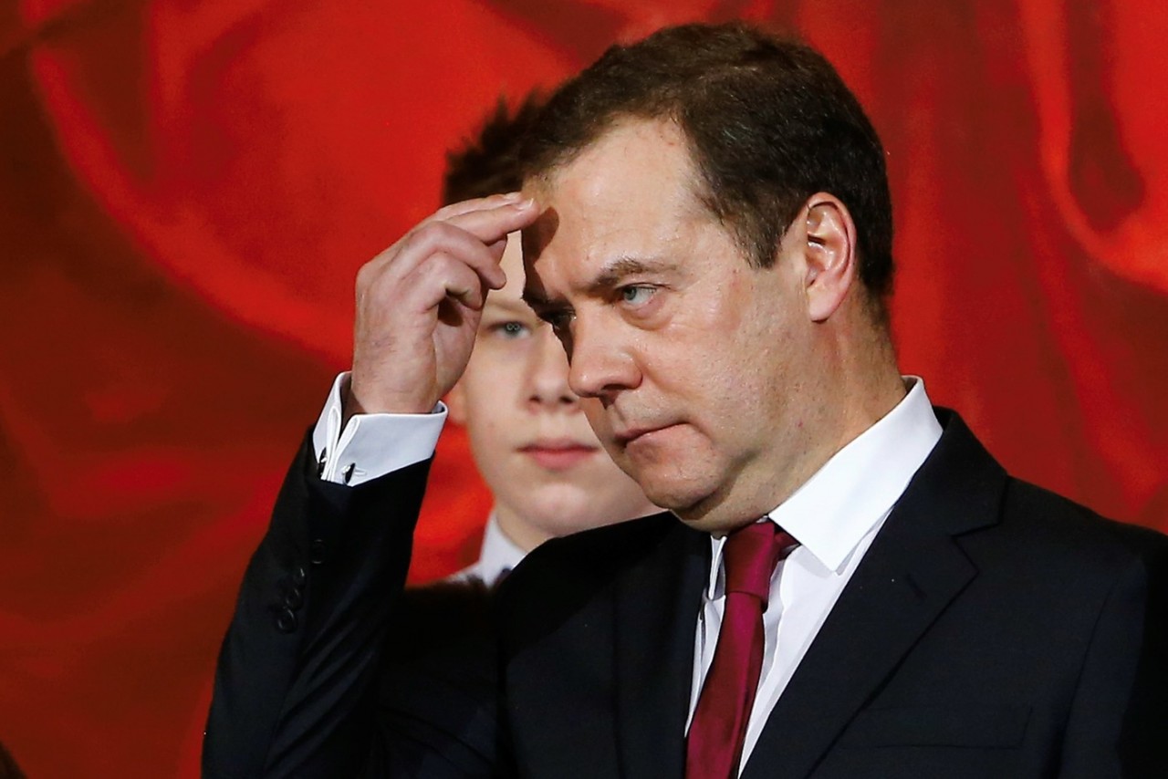Медведев прокомментировал подорожание бензина