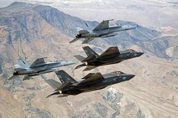 Ослепительное ничтожество ВВС США. F-35 не способен к ночным полетам Ослепительное ничтожество ВВС США. F-35 не способен к ночным полетам