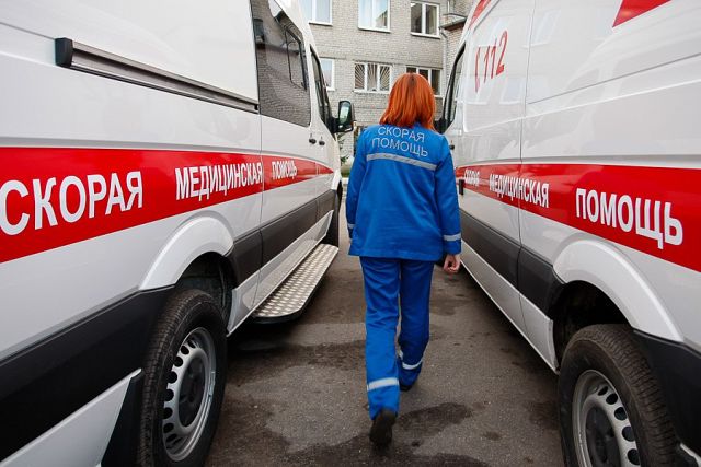 Пришла к нам работать Юленька, не пила, не курила, матом не ругалась, но в один день она всех удивила... Пришла к нам работать Юленька, не пила, не курила, матом не ругалась, но в один день она всех удивила...