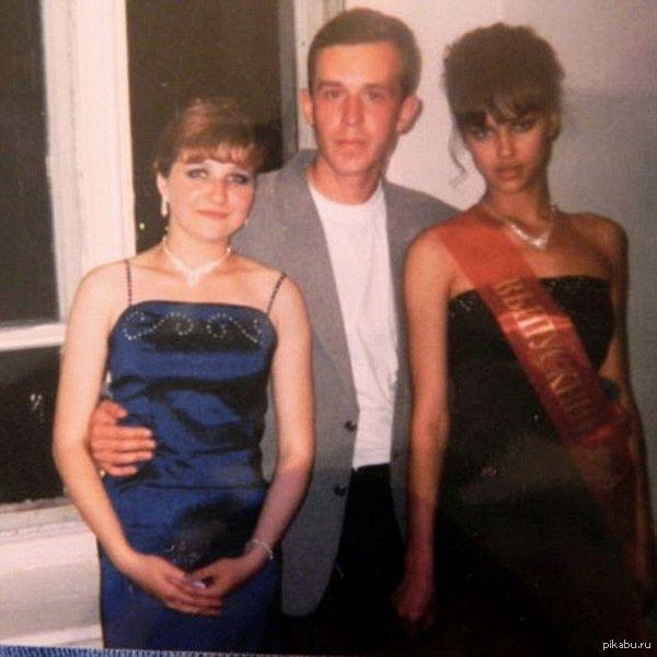 В детстве она была «гадким утенком», а сейчас мечта многих мужчин В детстве она была «гадким утенком», а сейчас мечта многих мужчин
