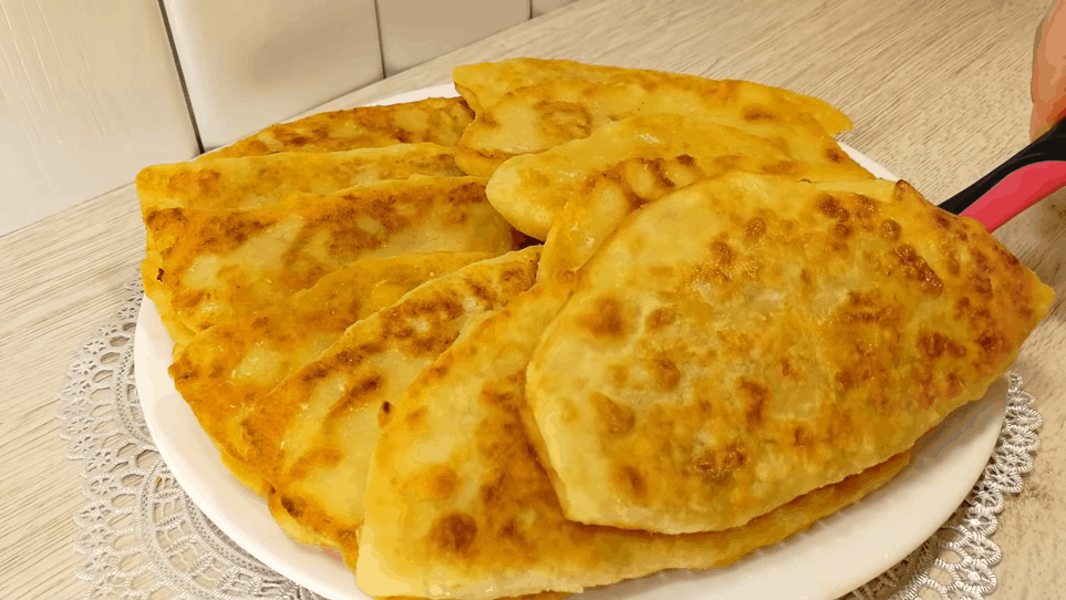 Необычные пирожки с пикантной начинкой, которую никто не угадает
