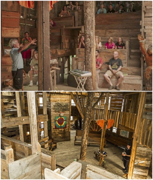 Мужчина исполнил волю Божью и теперь в его доме на дереве собираются верующие. Мужчина исполнил волю Божью и теперь в его доме на дереве собираются верующие.