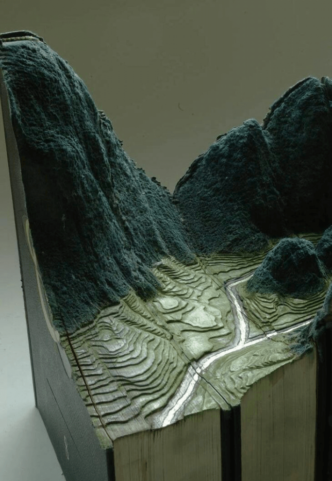 3D-пейзажи, выскобленные в старых книгах