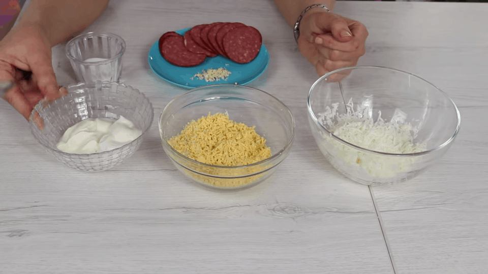Необычный рецепт из плавленого сырка. Вкусно, красиво и просто Необычный рецепт из плавленого сырка. Вкусно, красиво и просто
