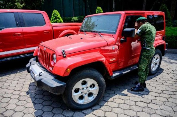 Конфискованные автомобили мексиканских преступников продадут с аукциона, чтобы помочь бедным Конфискованные автомобили мексиканских преступников продадут с аукциона, чтобы помочь бедным