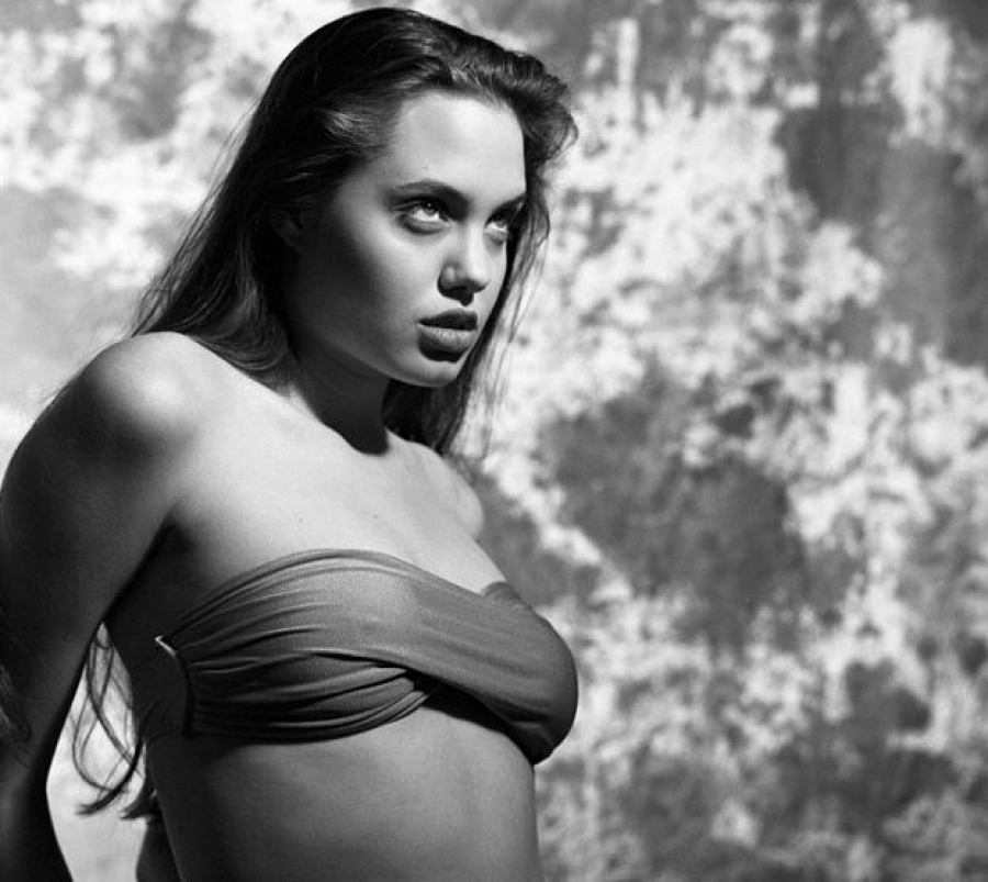 Девочка созрела? Самые скандальные фотосессии юных знаменитостей Девочка созрела? Самые скандальные фотосессии юных знаменитостей