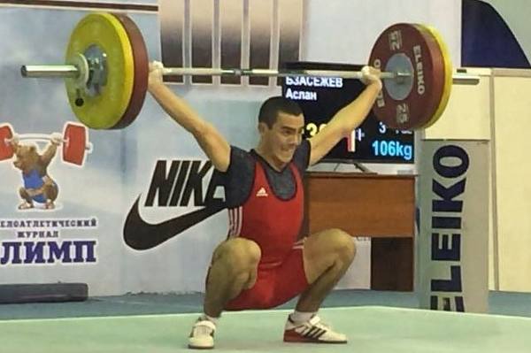 Тяжелоатлет из Адыгеи стал победителем всероссийского турнира