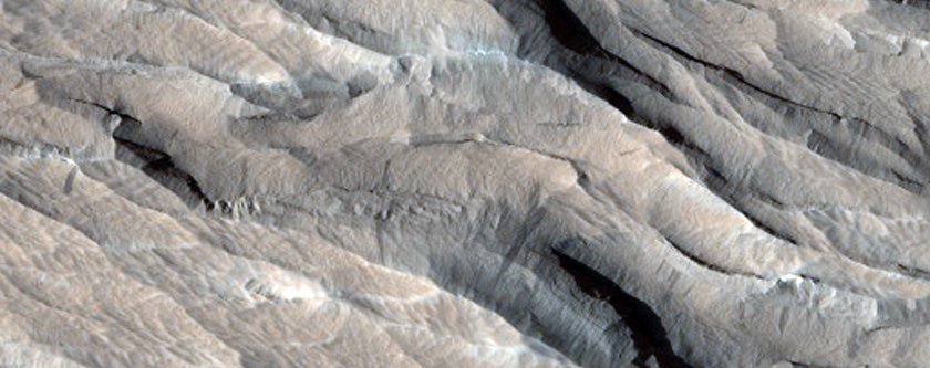 NASA опубликовало новые захватывающие снимки Марса, и вот — лучшие из них