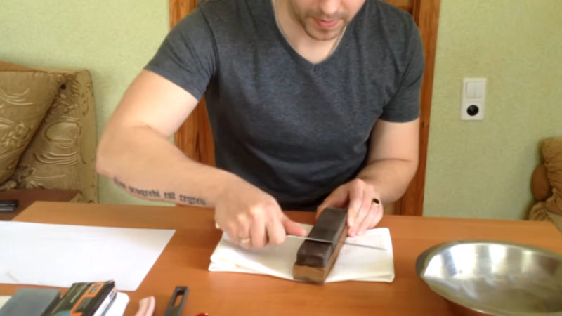 Теперь даже самый тупой кухонный нож разрежет бумагу как по маслу Теперь даже самый тупой кухонный нож разрежет бумагу как по маслу