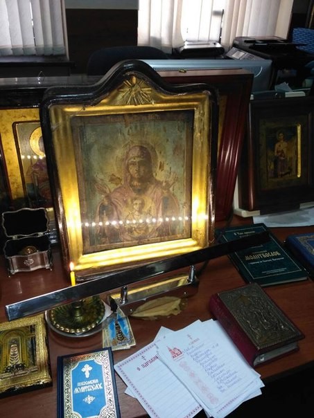 В Сочи стая дельфинов вернула людям икону Богородицы «Знамение» … В Сочи стая дельфинов вернула людям икону Богородицы «Знамение» …