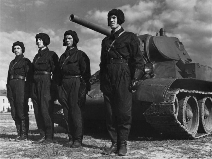 1941 год - Советские танкисты на пути| Фото: Warspot. 1941 год - Советские танкисты на пути| Фото: Warspot.