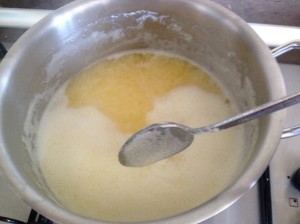 Сливочное масло топится в гхи