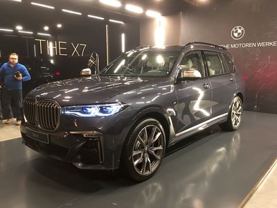 Новейший BMW X7 засветился в Москве