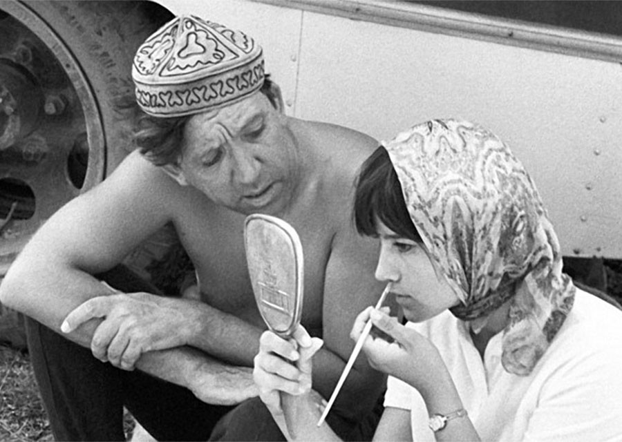 Юрий Никулин и Наталья Варлей на съёмках "Кавказской пленницы"