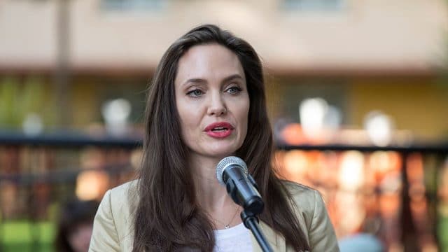 jolie_vs