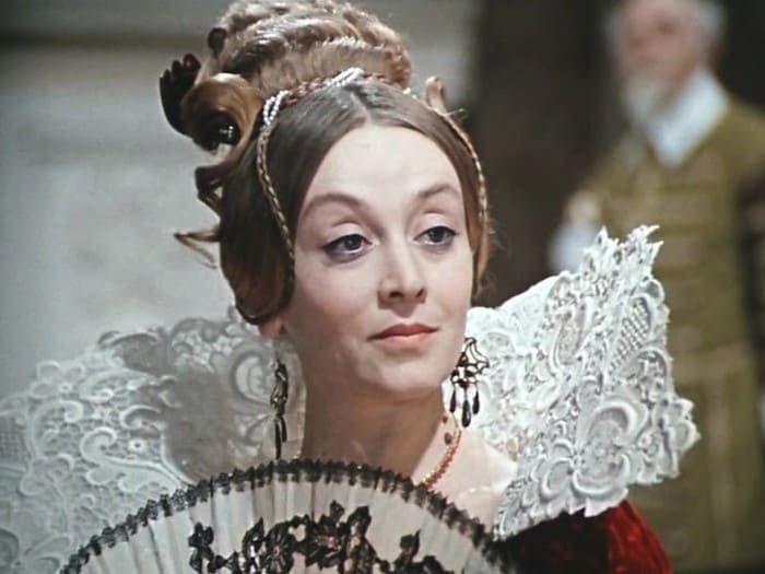 Маргарита Терехова в фильме *Собака на сене*, 1977 | Фото: kino-teatr.ru Маргарита Терехова в фильме *Собака на сене*, 1977 | Фото: kino-teatr.ru