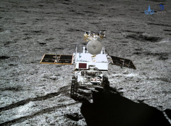 Китайский луноход пережил первую ночь на обратной стороне Луны Китайский луноход пережил первую ночь на обратной стороне Луны