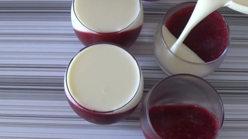 Легкий, вкусный и не сложный десерт — вишнёвая панакота в стакане Легкий, вкусный и не сложный десерт — вишнёвая панакота в стакане