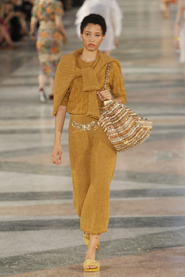 Chanel Resort 2017 — классика Дома Шанель, приправленная кубинским колоритом Chanel Resort 2017 — классика Дома Шанель, приправленная кубинским колоритом