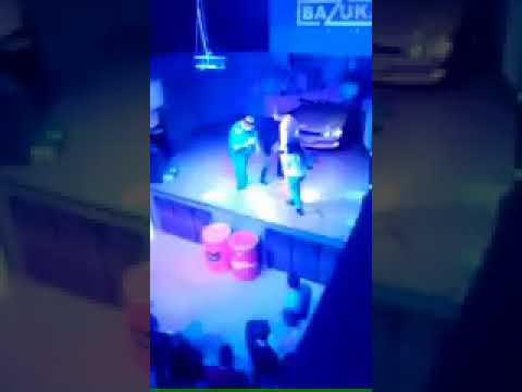 Студентка из Томска сделала "омлет" на сцене ради бесплатных коктейлей