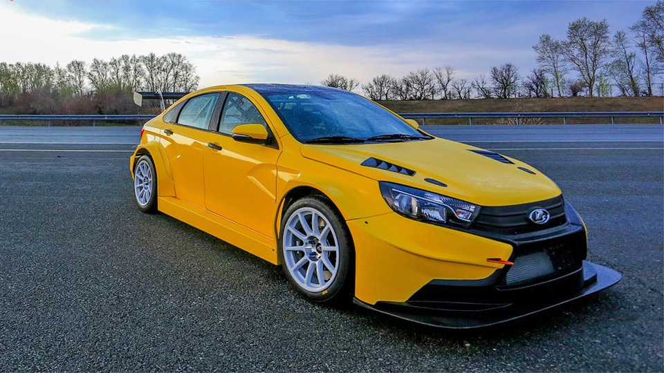 Новая гоночная Lada Vesta прошла испытания