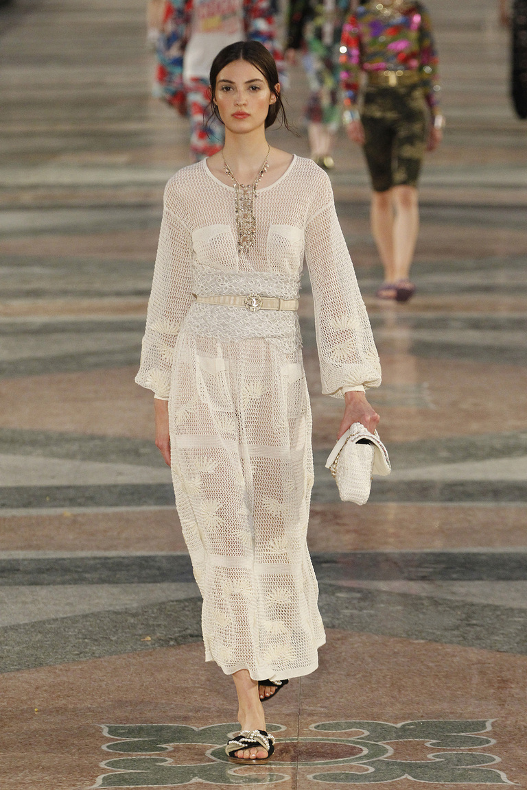 Chanel Resort 2017 — классика Дома Шанель, приправленная кубинским колоритом Chanel Resort 2017 — классика Дома Шанель, приправленная кубинским колоритом