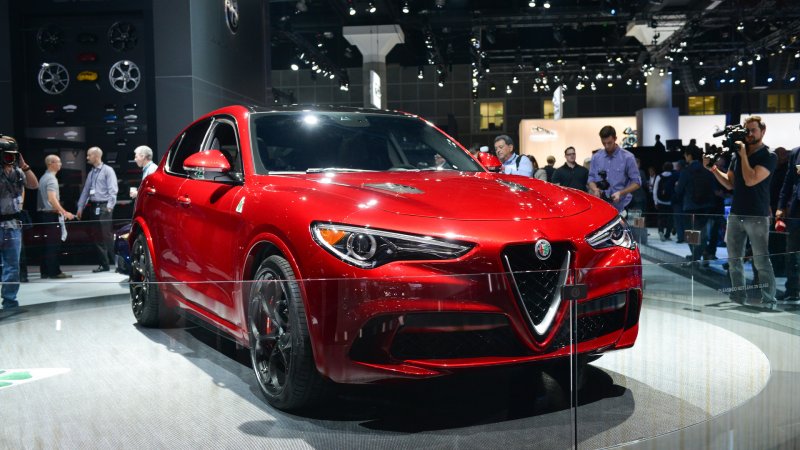 Кроссовер Alfa Romeo признан лучшим в Лос-Анджелесе Кроссовер Alfa Romeo признан лучшим в Лос-Анджелесе alfa romeo, stelvio, кроссовер