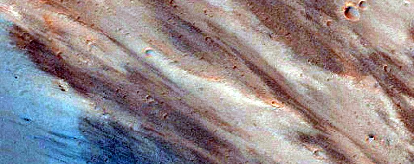 NASA опубликовало новые захватывающие снимки Марса, и вот — лучшие из них
