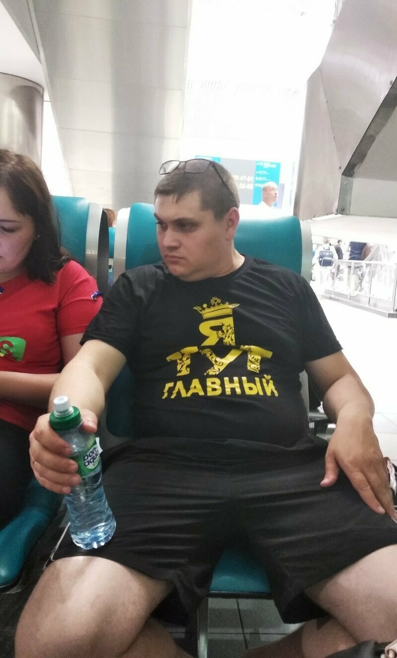 Их стиль и повадки сразу дают понять, кто в этом помещении альфа-самец. По крайней мере, они так думают Их стиль и повадки сразу дают понять, кто в этом помещении альфа-самец. По крайней мере, они так думают альфа-самец, альфач, девушки, маразмы, мачо, мужчина, парень, прикол, юмор