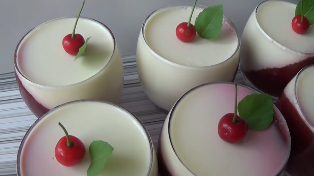 Легкий, вкусный и не сложный десерт — вишнёвая панакота в стакане Легкий, вкусный и не сложный десерт — вишнёвая панакота в стакане
