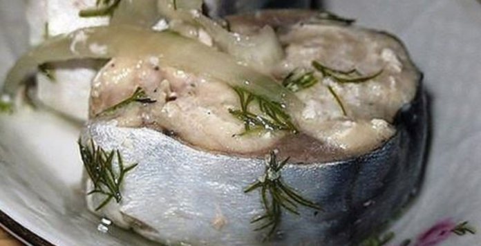 Сагудай из скумбрии — нежно-пряная закуска из рыбы, которая просто тает во рту! Оторваться очень сложно, а точнее невозможно!