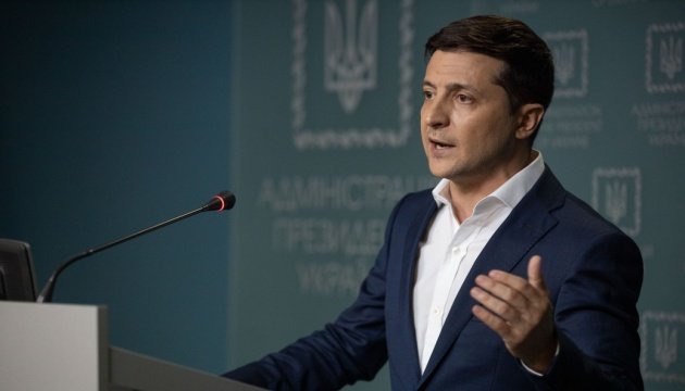 «Шесть лет убивали, а теперь он будет их учить любить Украину»: люди раскритиковали инициативу Зеленского по Донбассу «Шесть лет убивали, а теперь он будет их учить любить Украину»: люди раскритиковали инициативу Зеленского по Донбассу украина, зеленский, донбасс