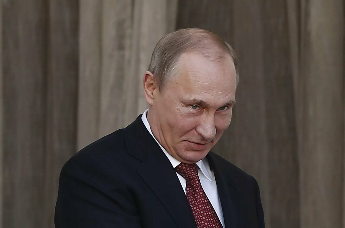 Когда-нибудь благодарные потомки оценят наши заслуги. Путин высказался о мозаике со своим лицом в храме Минобороны
