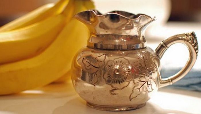 Банановая кожура поможет с полированием серебра. Банановая кожура поможет с полированием серебра.