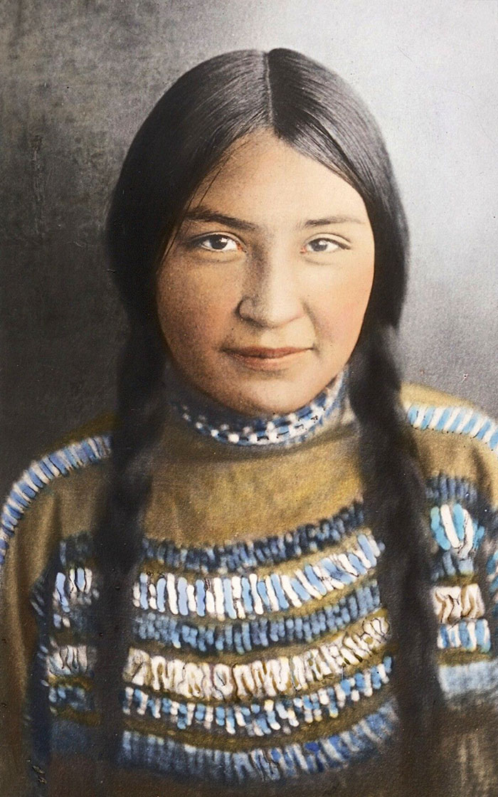 Американец разыскал цветные фото индейцев конца XIX века