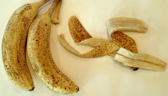 Банановая кожура поможет с лечением геморроя. Банановая кожура поможет с лечением геморроя.