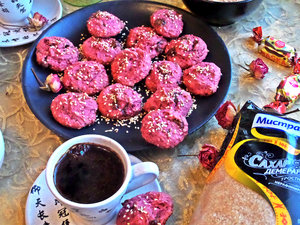 Фото к рецепту: Свекольное печенье на гречневой муке Фото к рецепту: Свекольное печенье на гречневой муке