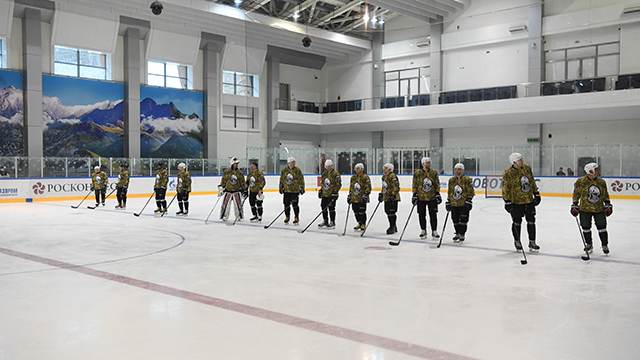 Сборная правительства РФ выиграла хоккейный матч в рамках Российского инвестфорума