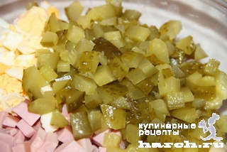 salat-s-kolbasoy-i-sirom-karlson_4 (320x214, 60Kb)