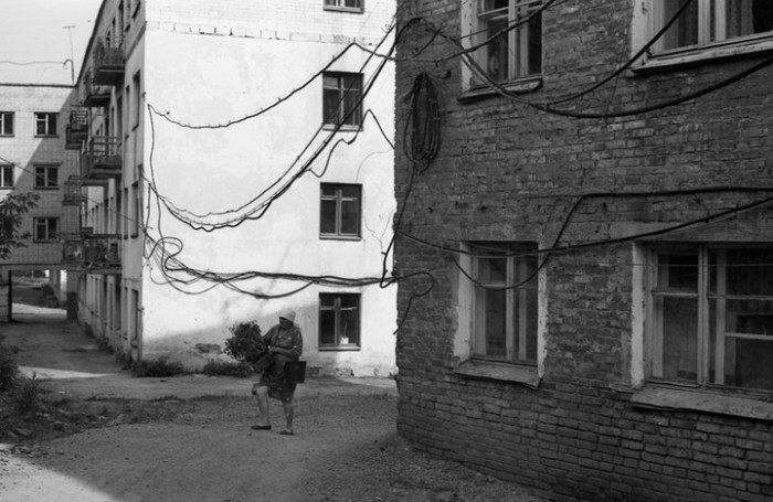 Фотография, которая лишний раз доказывает, что в СССР было не всё так легко. СССР, Новокузнецк, 1980-е годы. Фотография, которая лишний раз доказывает, что в СССР было не всё так легко. СССР, Новокузнецк, 1980-е годы.