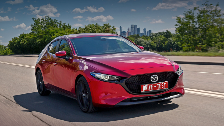 Mazda 3. Цены начинаются от 1,49 млн рублей за базовый Drive 1.5 с «механикой».
<div id=