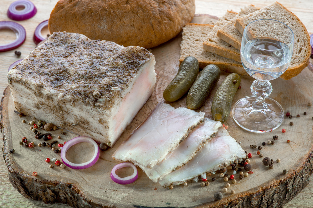 ВКУСНЯШЕЧКИ СО ШКВАРКАМИ