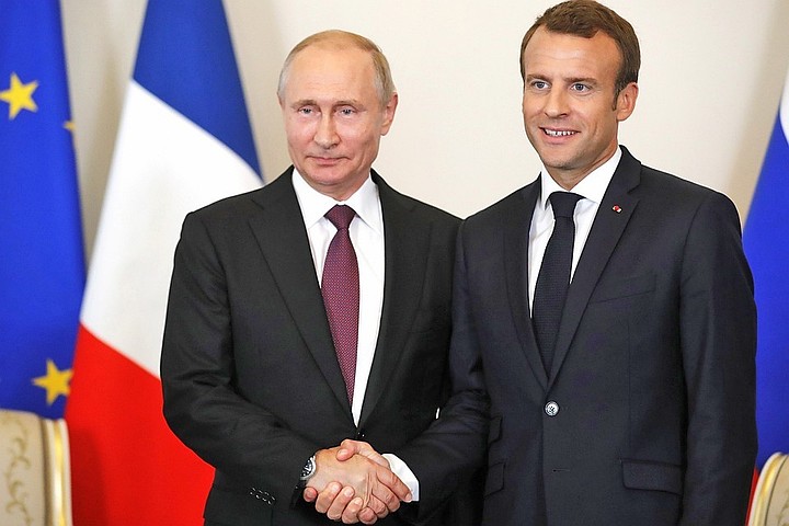 Путин, Макрон и Меркель провели телефонный разговор