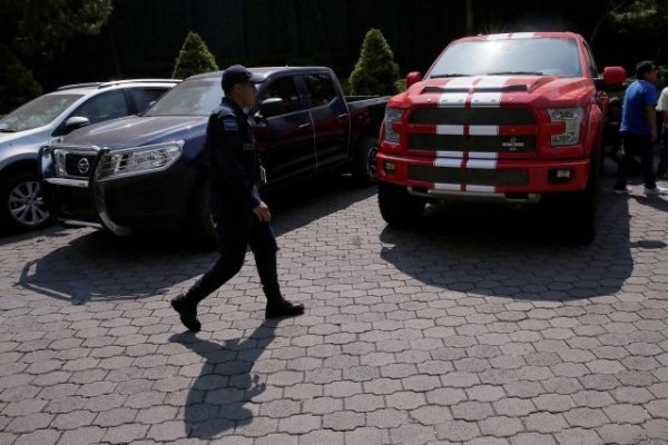 Конфискованные автомобили мексиканских преступников продадут с аукциона, чтобы помочь бедным Конфискованные автомобили мексиканских преступников продадут с аукциона, чтобы помочь бедным