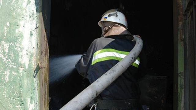 Свеча в гробу стала причиной пожара в жилом доме на Украине