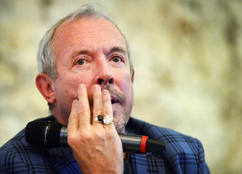 АНДРЕЙ МАКАРЕВИЧ: «У МЕНЯ НЕТ ДЕНЕГ» АНДРЕЙ МАКАРЕВИЧ: «У МЕНЯ НЕТ ДЕНЕГ»