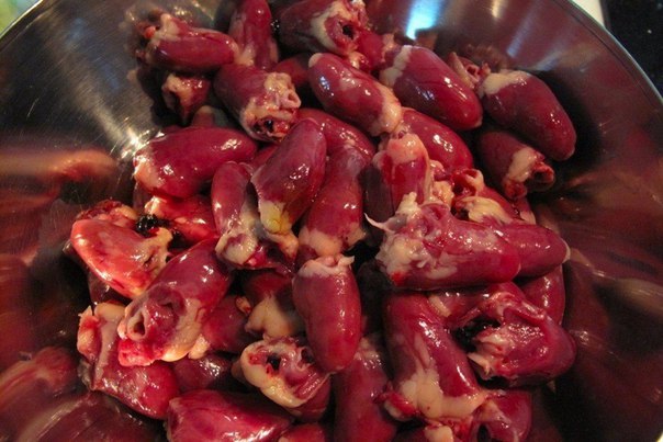 Куриные сердечки в томатном соусе с кориандром Куриные сердечки в томатном соусе с кориандром