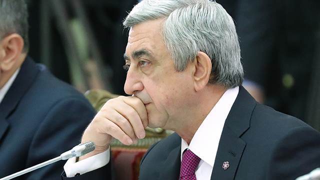 Ситуацию с Саргсяном, которого Армения заставила уйти, назвали компромиссом